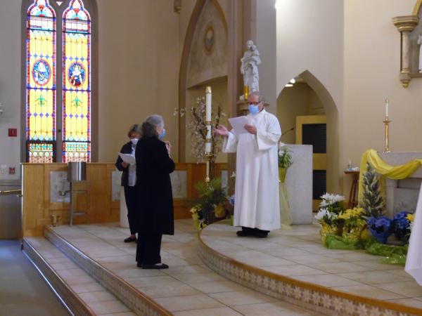 Dale Mount is installed as treasurer by Fr. Pat Forman and Immediate Past Regent Lorraine Durfee at St. Monica's Church on May 13, 2021.